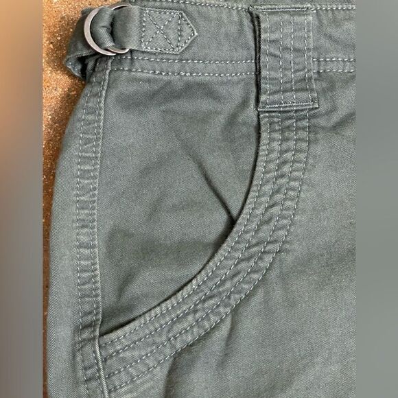 Athleta Jasper Green Organic Cotton Shorts w/Side Buckles (Size: 14) - Picture 15 of 16